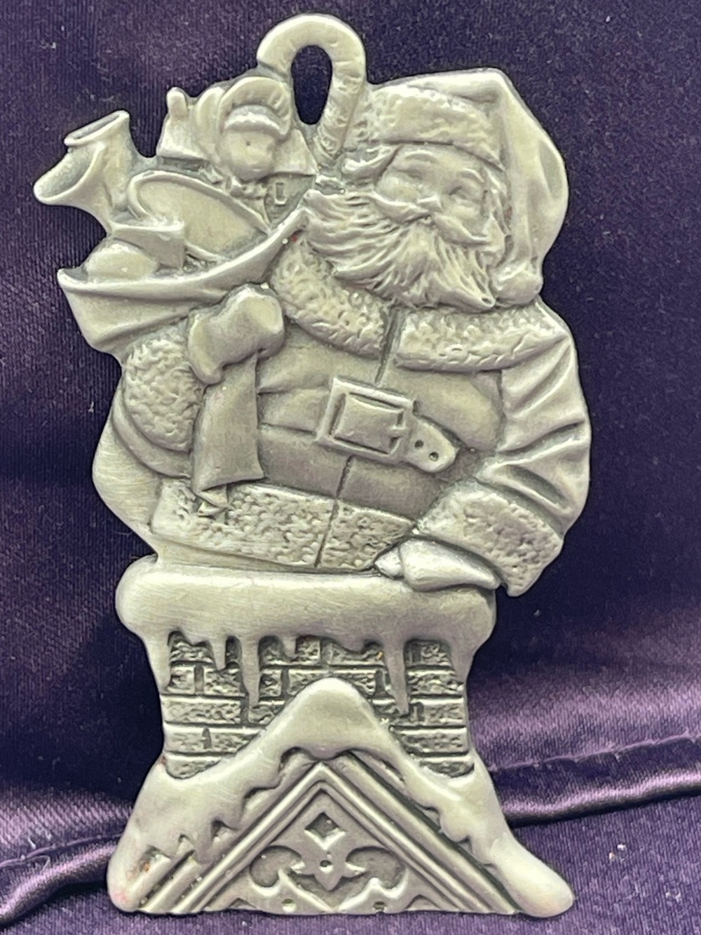 VTG Avon Annual Solid Pewter Ornament: Year 1994 “Santa's Arrival"